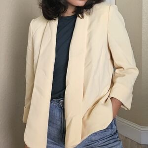Breezy yellow blazer